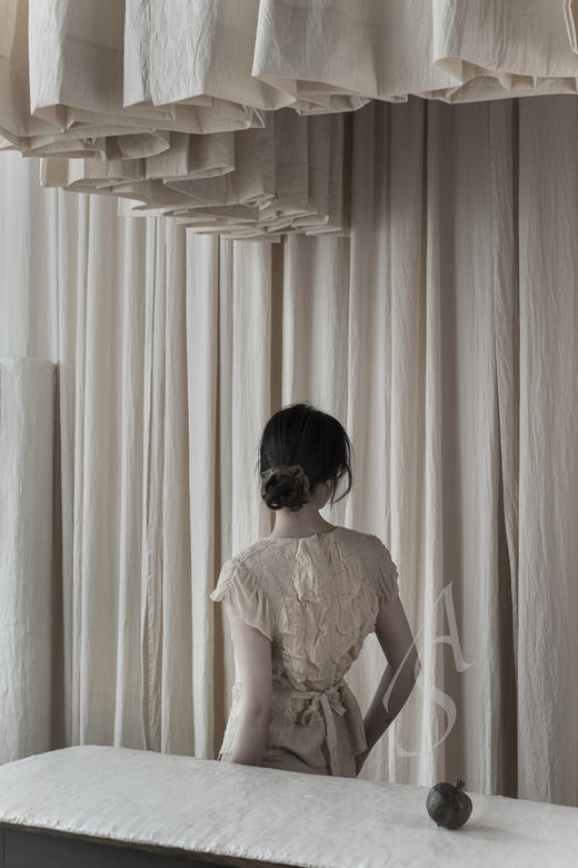 Phaedo  香槟金捏花后系带上衣 商品图4