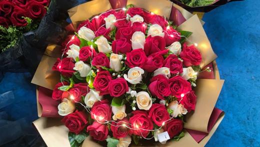 【此情不渝】52枝混搭玫瑰  生活因你充满花香 商品图0