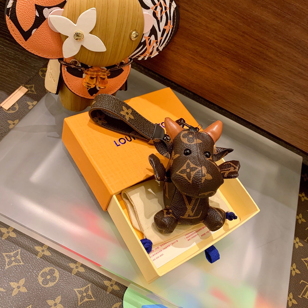 小仙女必须拥有太太太太萌了lv牛年限定牛宝宝挂件钥匙扣太可爱了想