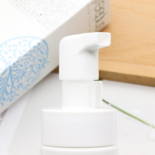 freeplus芙丽芳丝氨基酸系洗面奶净润洗颜泡沫150ml 商品图3