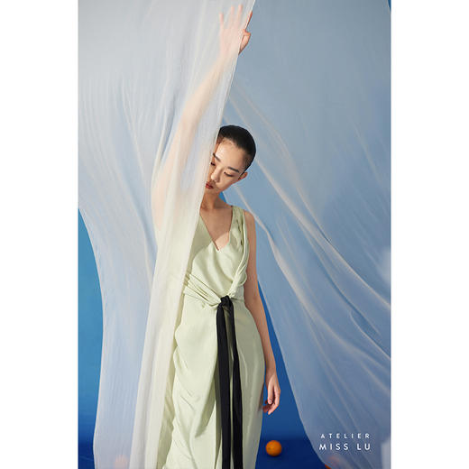 【青提】夏日清新可调节飘带轻褶显瘦造型连衣裙/0000719 商品图1