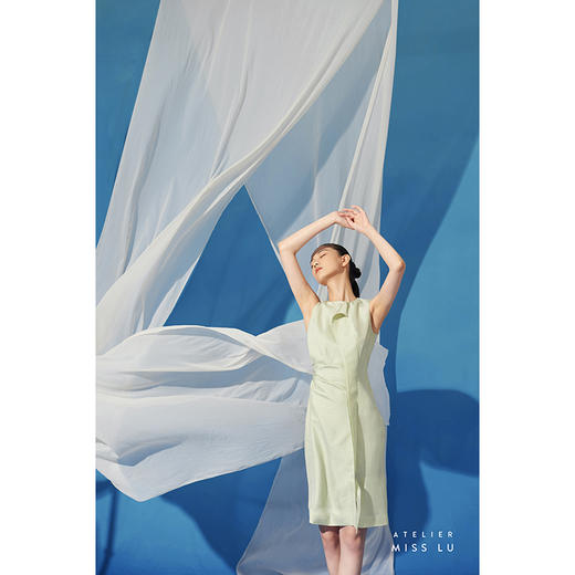 【風待月】立体裁片流畅轻褶显瘦收腰连衣裙/0000725 商品图1