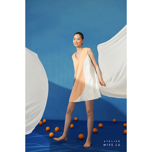 【碳酸鲜橙】少女感不规则撞色拼接A字显瘦连衣裙/0000710 商品图0