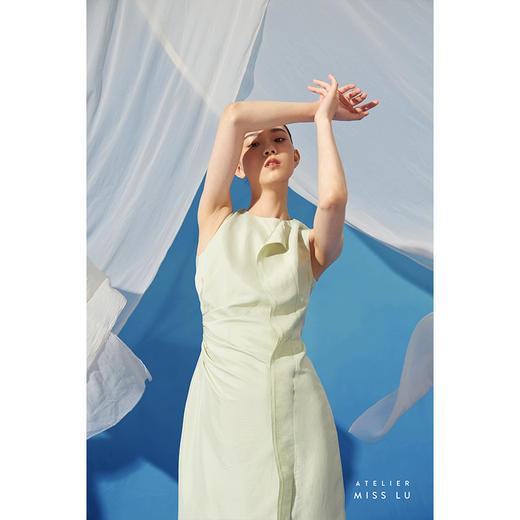 【風待月】立体裁片流畅轻褶显瘦收腰连衣裙/0000725 商品图2