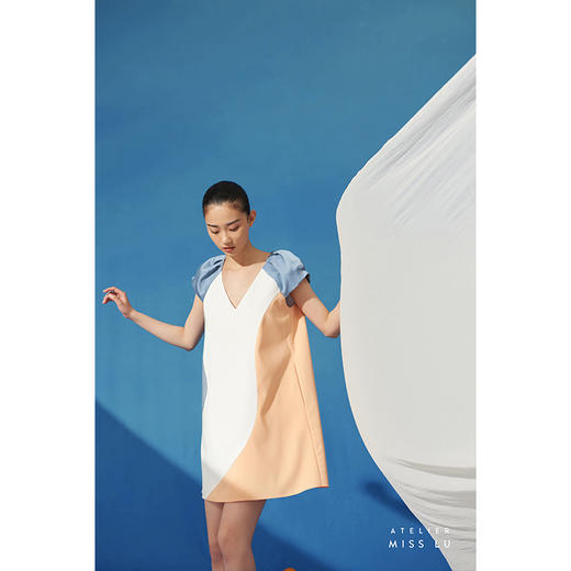 【起泡鲜橙】撞色拼接遮肉泡泡袖A字连衣裙/0000711 商品图1