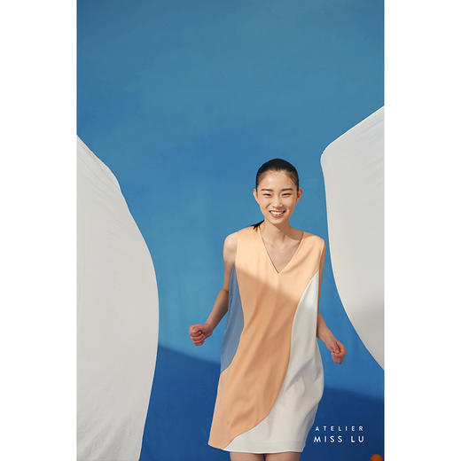 【碳酸鲜橙】少女感不规则撞色拼接A字显瘦连衣裙/0000710 商品图1