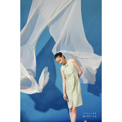 【風待月】立体裁片流畅轻褶显瘦收腰连衣裙/0000725 商品图0