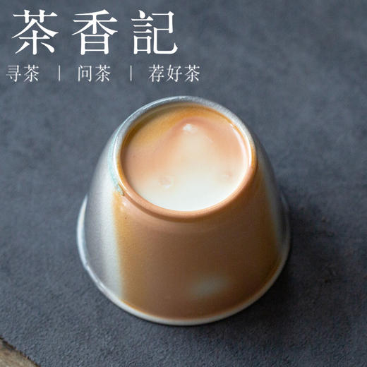 茶香记 景德镇岳超柴烧手作主人杯90ml大口卷边茶杯陶瓷简约落灰 商品图3