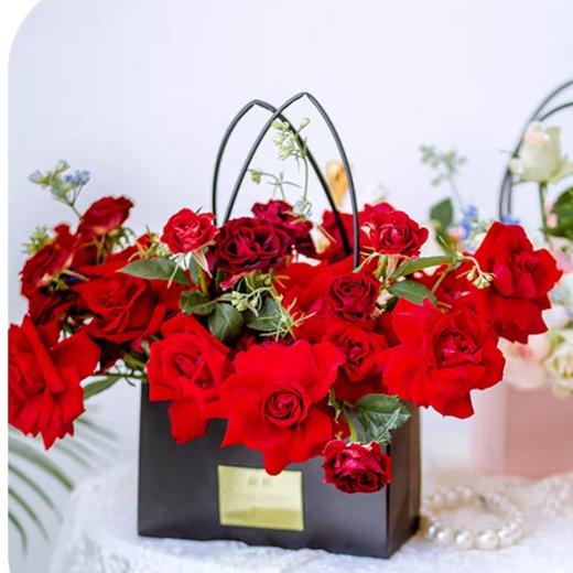 与你相遇-情人节红玫瑰手提花篮 商品图1