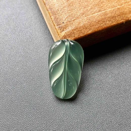 高冰种淡晴水翡翠叶子 商品图1