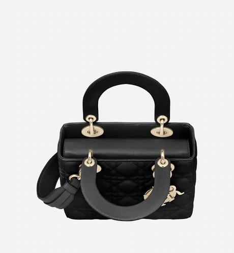 商品详情

商品	详情	评论

 DIOR女包M0538OCAL_M90020厘米x165厘米x8厘米-纳德隆国际卡8折¥36000.00 商品图1