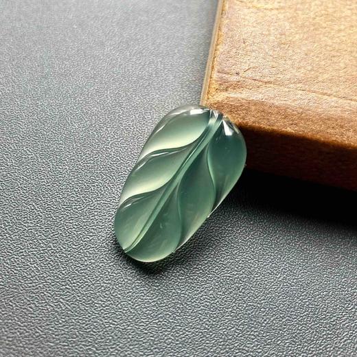 高冰种淡晴水翡翠叶子 商品图0