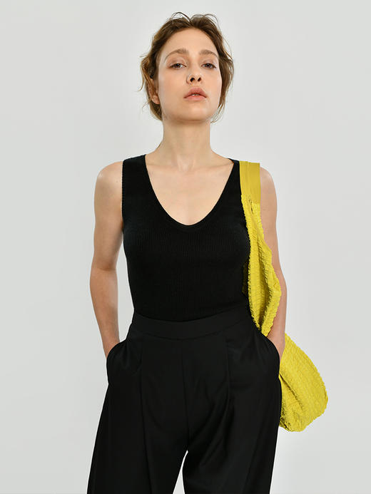 2021新款女士真丝羊绒16针单股纱螺纹圆角V领背心 商品图3