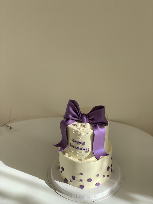 紫白色蝴蝶结蛋糕（务必提前48小时下单） 商品图0