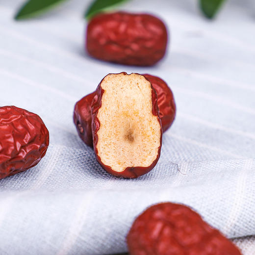 禾煜新疆若羌红枣礼盒1250g 商品图2