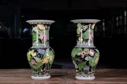 黑地素三彩花觚 商品图0
