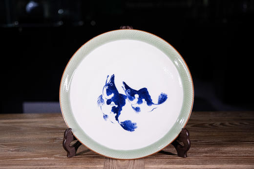 影青刻花边青花鲑鱼盘 商品图0