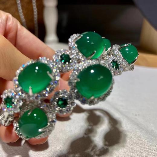 价值1000+ 521福利！沧海遗珠！天然起光玻璃种绿玉髓手镯 百万翡翠即视感！合金底座 预售 商品图3