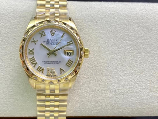 Rolex劳力士日志 31mm 搭配2236机芯 
蚝式恒动日志型31mm系列腕表
【蚝式表壳，防水象征】数据吻合正品1.经典的蚝式表壳搭配三角坑纹外圈 商品图10