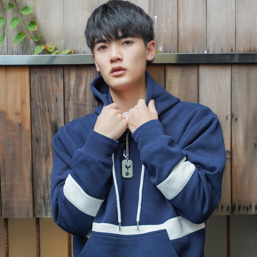 小李子:专柜正品托特纳姆热刺 潮流足球运动连帽套头百搭卫衣男 商品图1