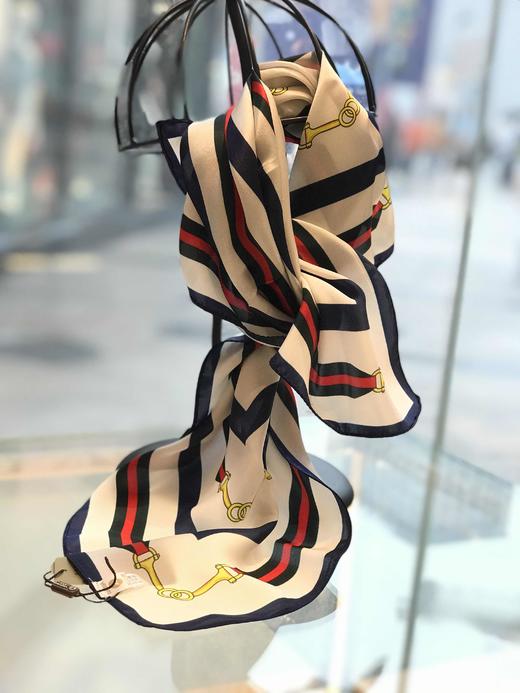 优品堂《迷缀》70桑蚕丝方巾 商品图5