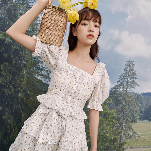 西遇法式上衣气质2021年新款简约碎花方领泡泡袖衬衫女夏11110771 商品图0