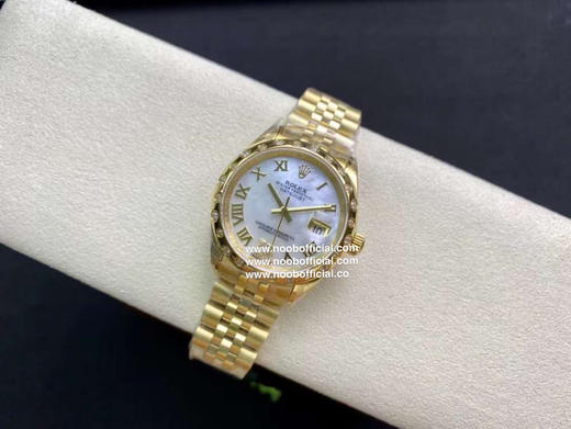 Rolex劳力士日志 31mm 搭配2236机芯 
蚝式恒动日志型31mm系列腕表
【蚝式表壳，防水象征】数据吻合正品1.经典的蚝式表壳搭配三角坑纹外圈 商品图3