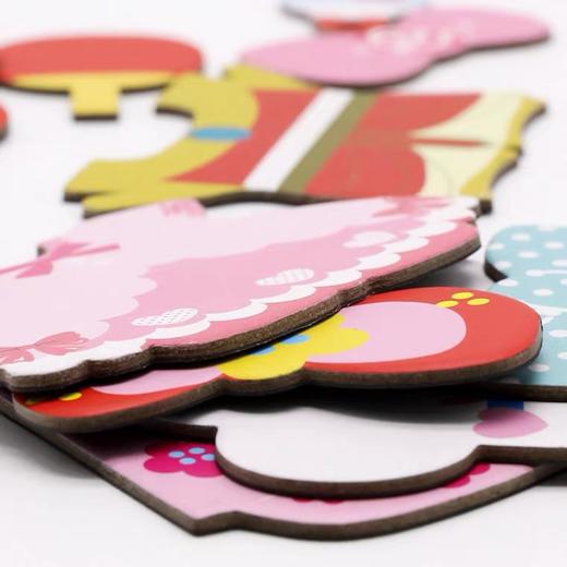 Hello Kitty换装磁贴 儿童换装游戏 专注力训练 商品图3