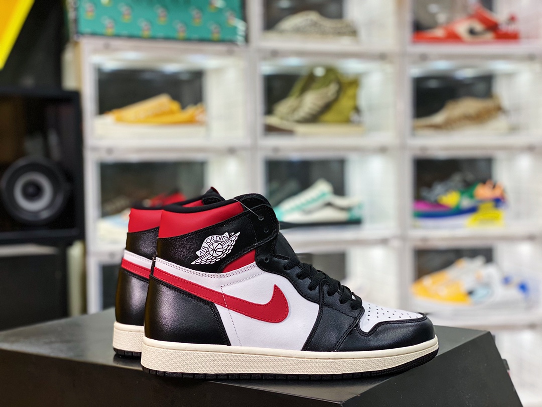 qiao一红勾黑脚趾