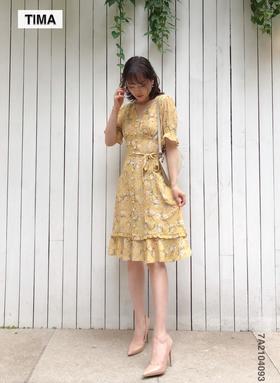 前一排扣木耳边装饰连衣裙