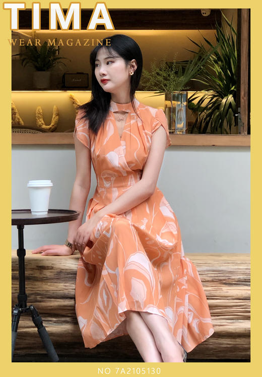 钻石领花苞袖连衣裙 商品图1