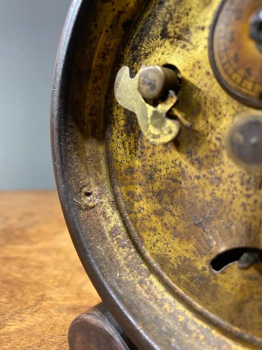 整木挖镶嵌机械式闹钟，民国时期， 顺丰包邮 商品图5