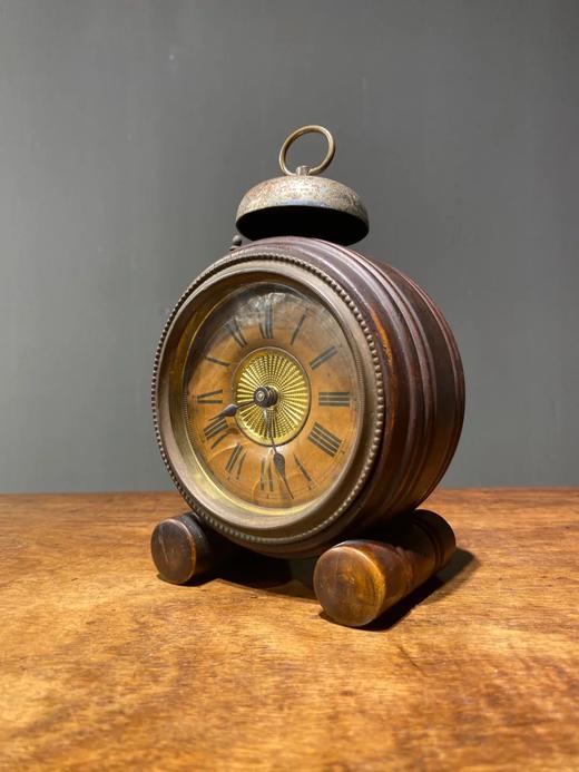 整木挖镶嵌机械式闹钟，民国时期， 顺丰包邮 商品图0