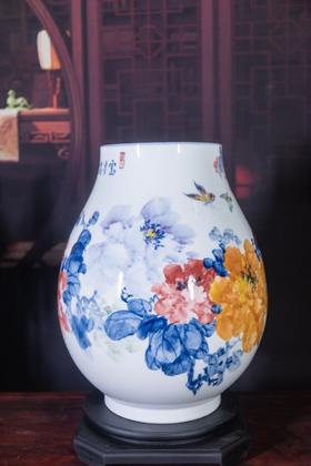 徐囯琴：牡丹福筒