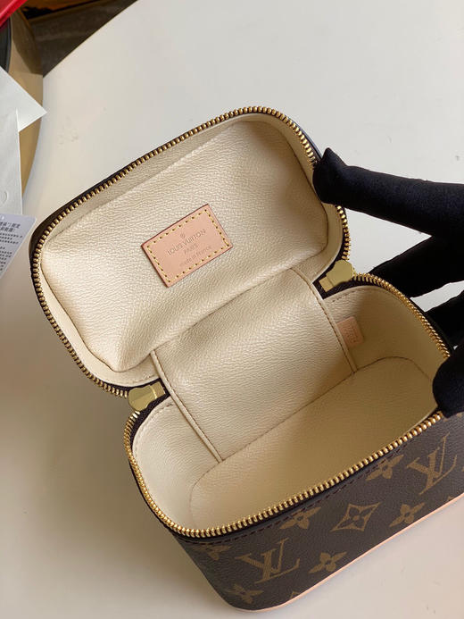 夏日特价💰520 原单LV M44936 尺寸: 14x10.2x8.5CM 商品图6