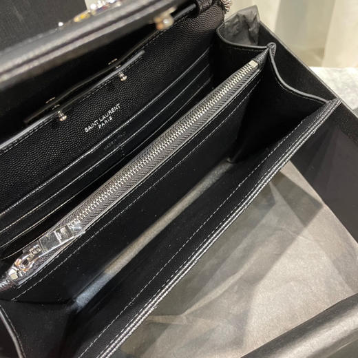 𝑴𝒐𝒏𝒐𝒈𝒓𝒂𝒎 𝑾𝒐𝒄信封包-黑色银扣（原厂皮） 商品图8
