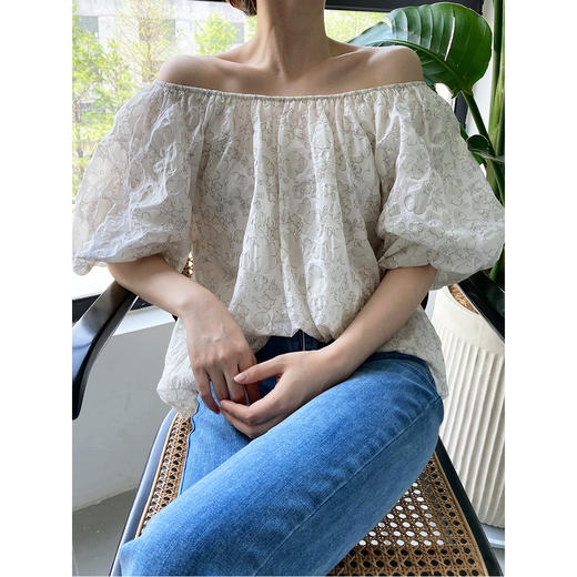 【别致设计感】一字肩泡泡袖 锁骨衬衫 清新可爱 小众娃娃衫 商品图4