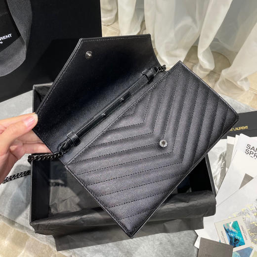 𝑴𝒐𝒏𝒐𝒈𝒓𝒂𝒎 𝑾𝒐𝒄信封包-黑色黑扣（原厂皮） 商品图6