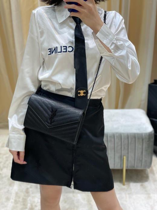 𝑴𝒐𝒏𝒐𝒈𝒓𝒂𝒎 𝑾𝒐𝒄信封包-黑色黑扣（原厂皮） 商品图0