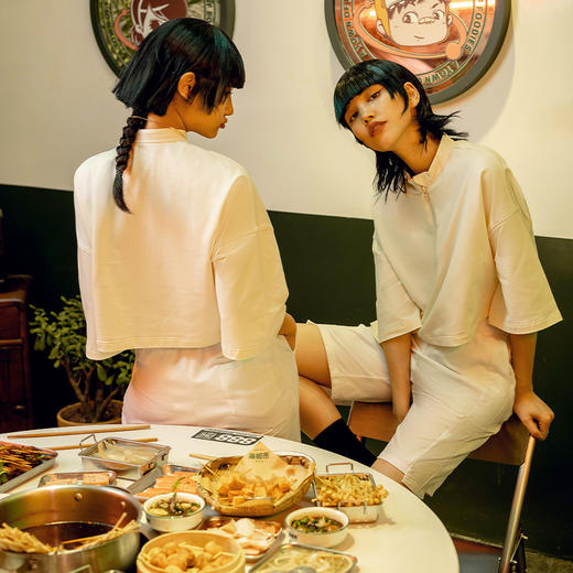 【棉感面料】火锅国潮系列落肩七分袖半拉链宽松卫衣健身服女T恤短袖 商品图1