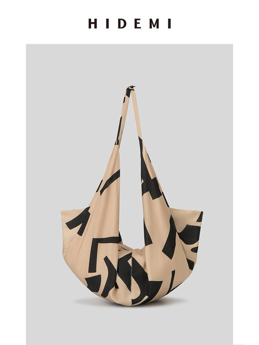HIDEMI度假系列限定印花绸缎面行囊背包 商品图5