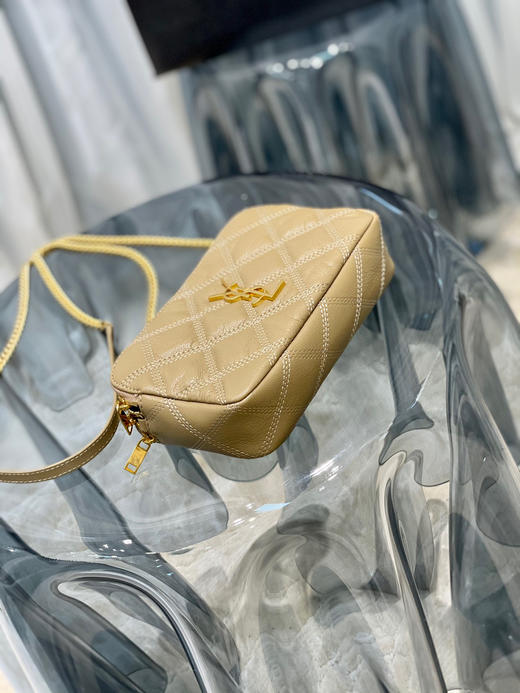 BECKY 菱形绗缝双拉链手拿链条包-杏色 商品图5