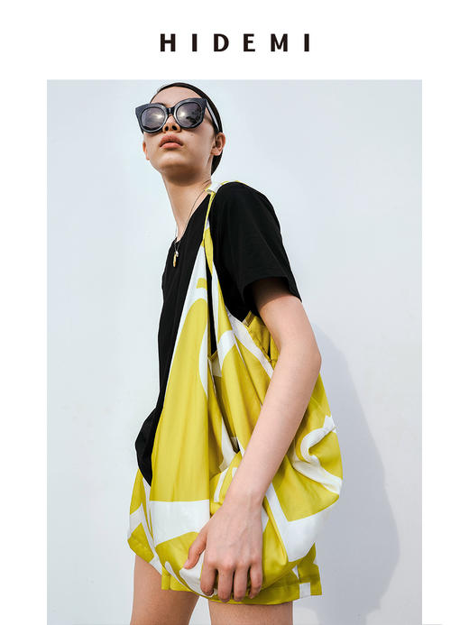 HIDEMI度假系列限定印花绸缎面行囊背包 商品图2