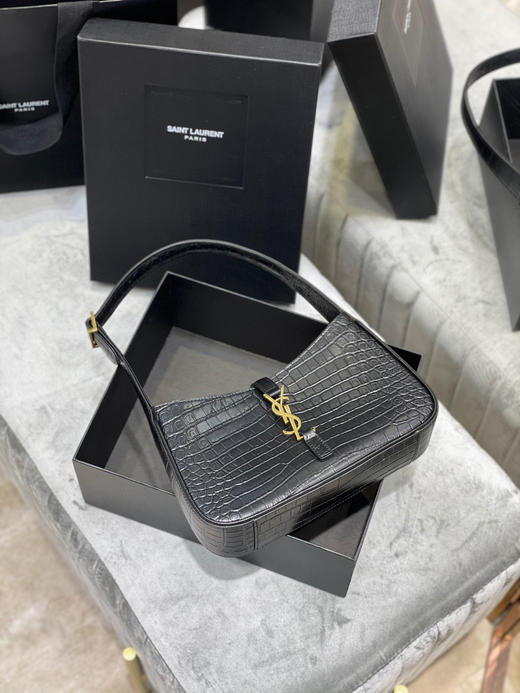 2021春夏新款腋下包Le5A7 Bag-鳄鱼纹牛皮（原厂皮） 商品图5