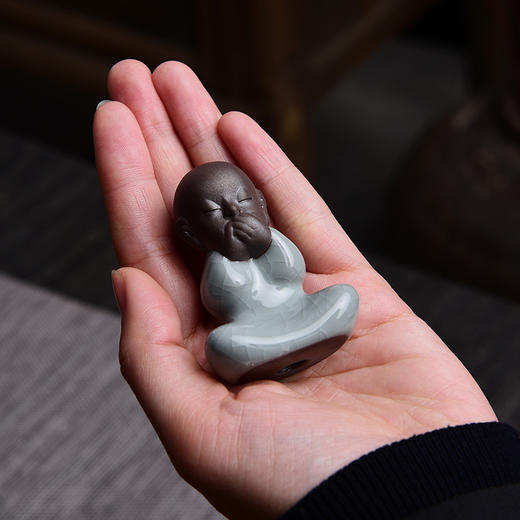 成艺品茶哥窑茶宠（青）可爱小和尚仿哥窑开片可养创意茶宠摆件 商品图1