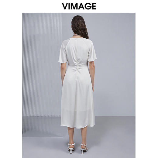 VIMAGE纬漫纪V领褶皱纯色百搭气质温柔风长裙仙女裙连衣裙V1507128 商品图3