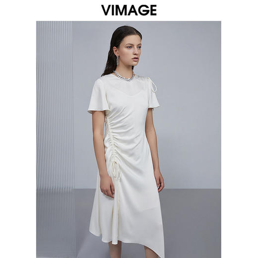 VIMAGE纬漫纪夏季新品纯色圆领通勤百搭透气不规则设计感小众长裙侧边系带连衣裙V1507129 商品图1