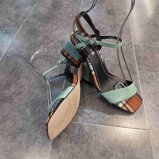 lfgj jeans AG802 蛇皮格子布拼接中粗跟女凉鞋 商品图2