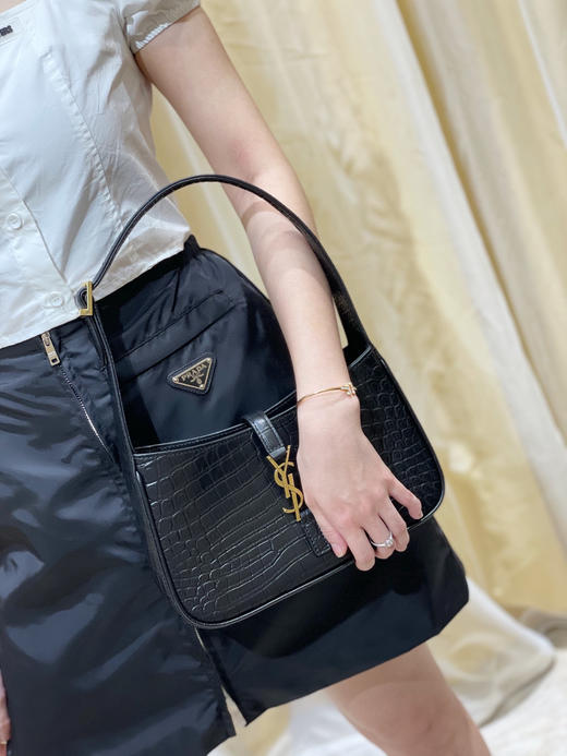 2021春夏新款腋下包Le5A7 Bag-鳄鱼纹牛皮（原厂皮） 商品图3