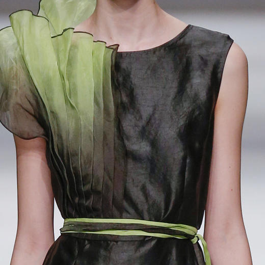 TANGY Collection/天意精品春夏走秀款真丝褶皱拼纱莨绸收腰连衣裙 商品图1